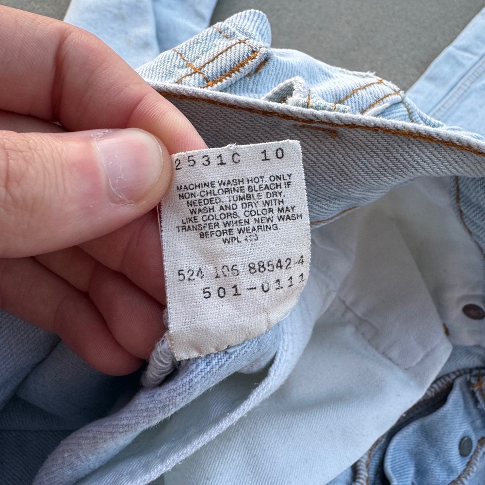 Vintage Levi's 501 Light Wash Button Fly Straight Leg Jeans Made in USA 34x32 - Picture 11 of 14